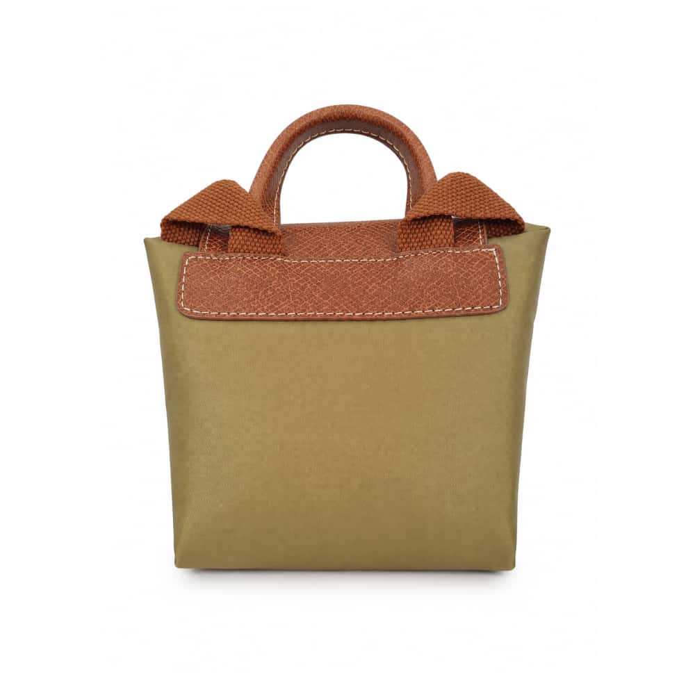 Mochila convertible de nailon soil con detalles en camel Isabella (1 U) - Miniatura 2