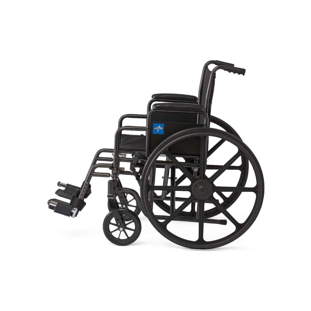 Silla de ruedas manual para adultos 18" con reposapiés abatible Medline - Miniatura 5