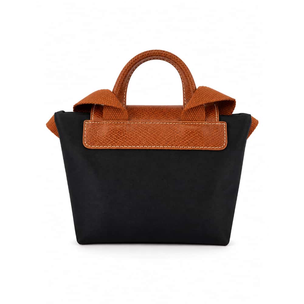 Mochila convertible de nailon negro con detalles en camel Isabella - Miniatura 2