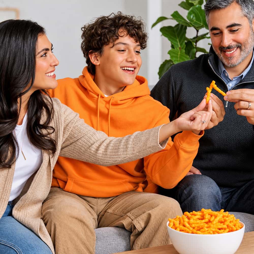 Aperitivos crujientes sabor cheddar jalapeño Cheetos (28.3 g / 1 oz) - Miniatura 5