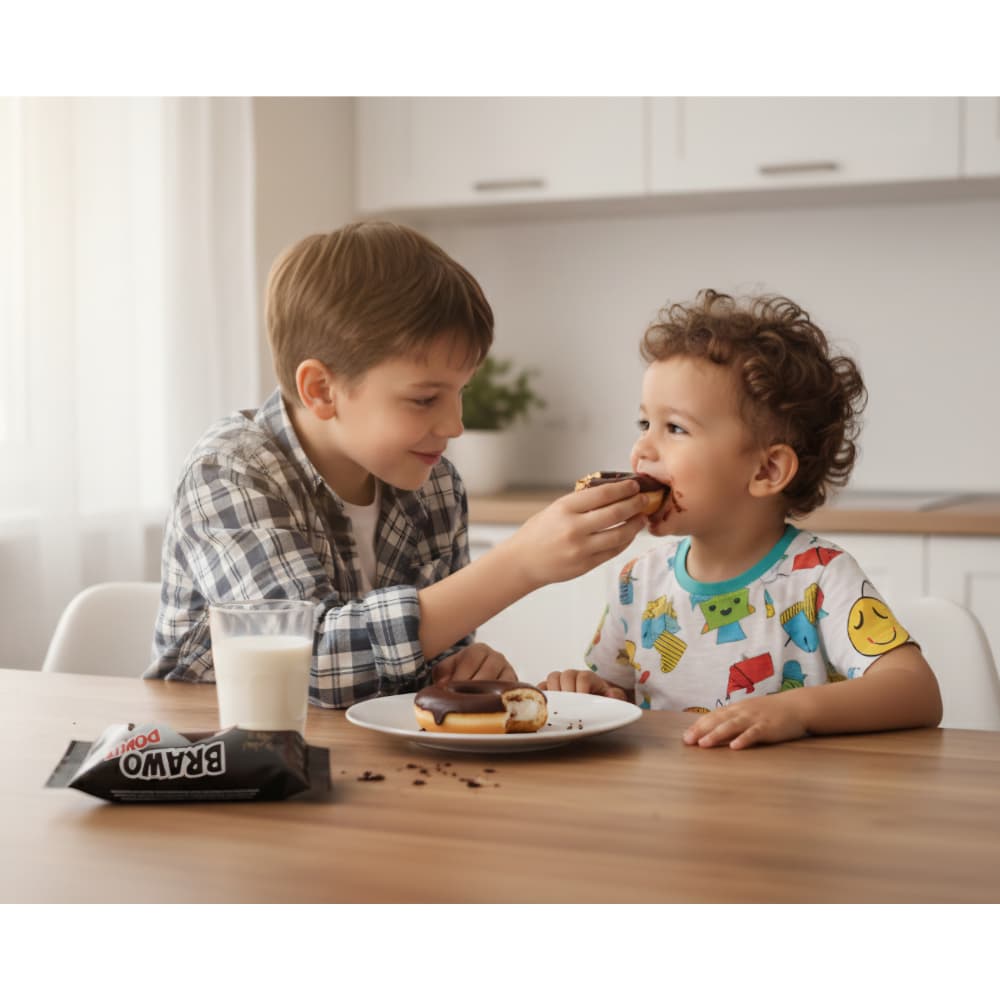 Dona rellena de chocolate con cobertura de chocolate con leche Brawo ANI (40 g / 1.41 oz) - Miniatura 5