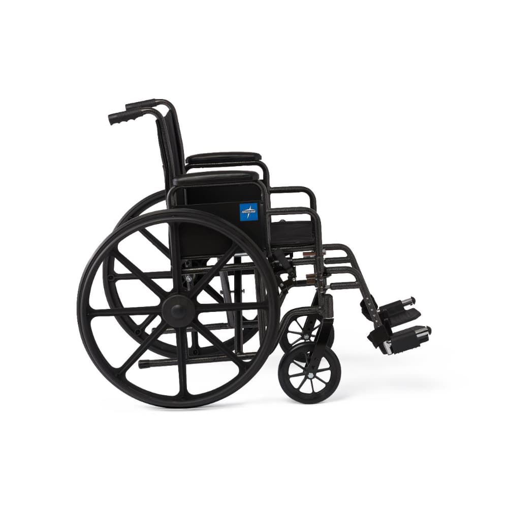Silla de ruedas manual para adultos 18" con reposapiés abatible Medline - Miniatura 6