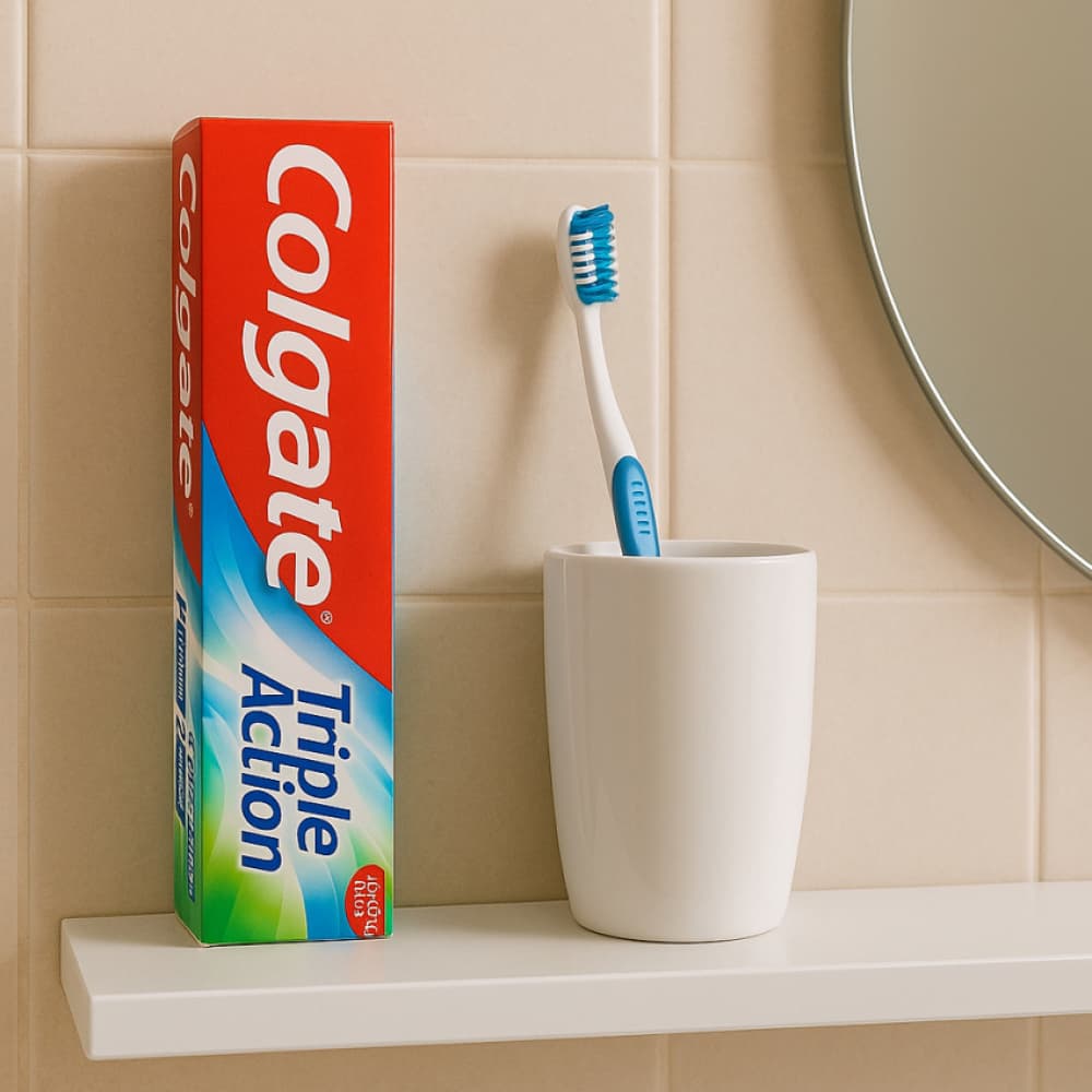 Pasta dental triple acción Colgate (70 g / 2.5 oz) - Miniatura 4