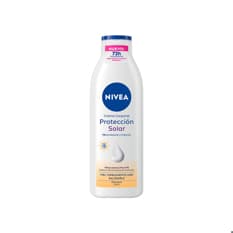 Crema corporal humectante con protección solar FPS15 72 H Nivea (220 ml)