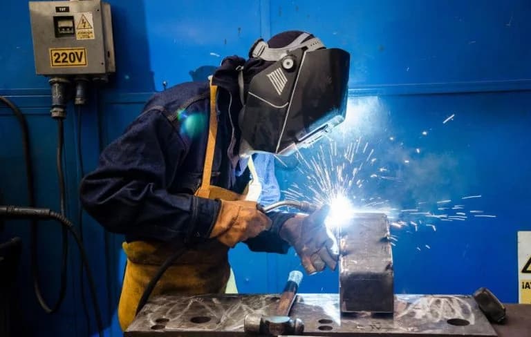 Encuentra una máquina de soldar para enviar a Cuba, con Nercado