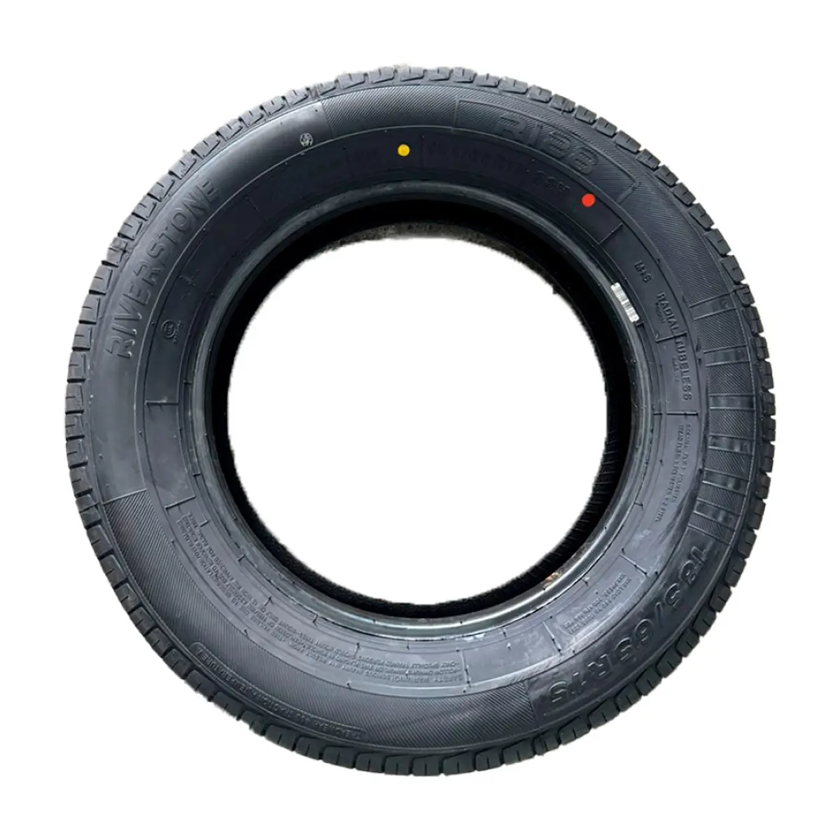 Neumático para autos 185/65 R15 RIVERSTONE
