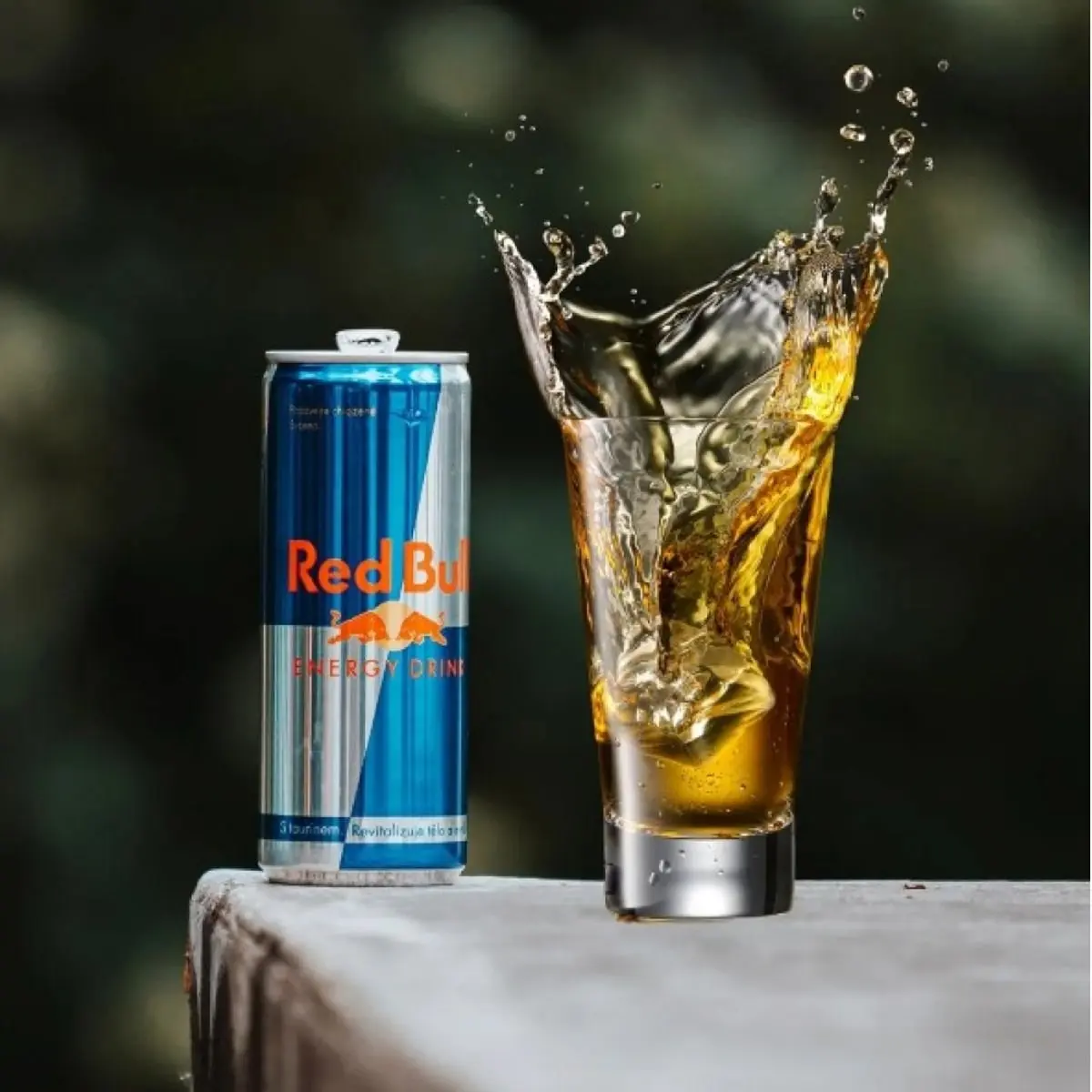 Bebida energética Red Bull (250 ml / 8.4 fl oz) - Thumbnail 4
